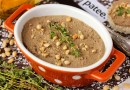 Паштет из куриной печени с кедровыми орешками и тимьяном