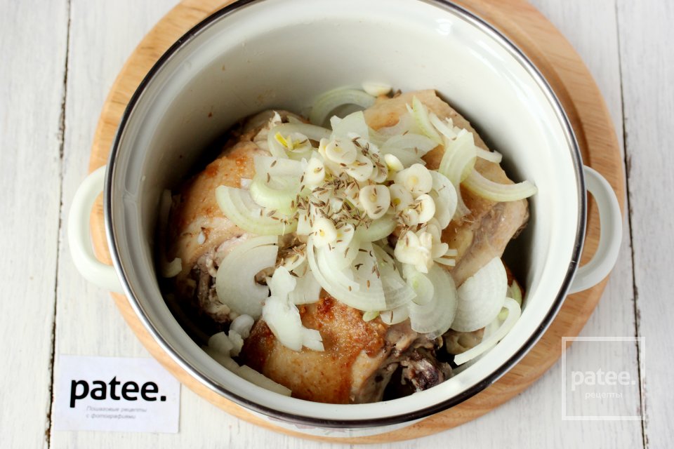 Курица, тушеная в капустном рассоле - Шаг 7