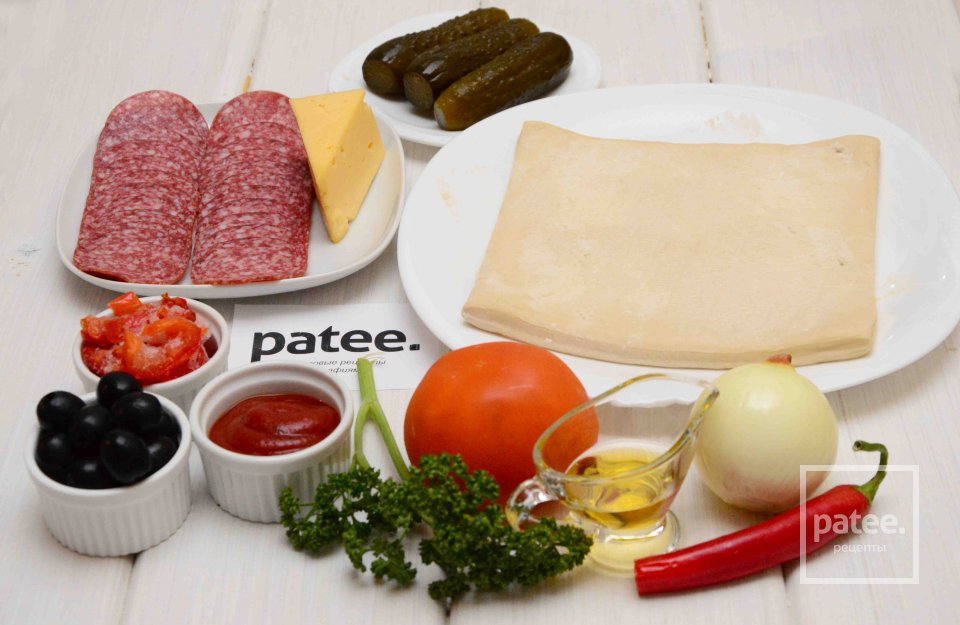 Пицца с салями и зеленью - Шаг 1