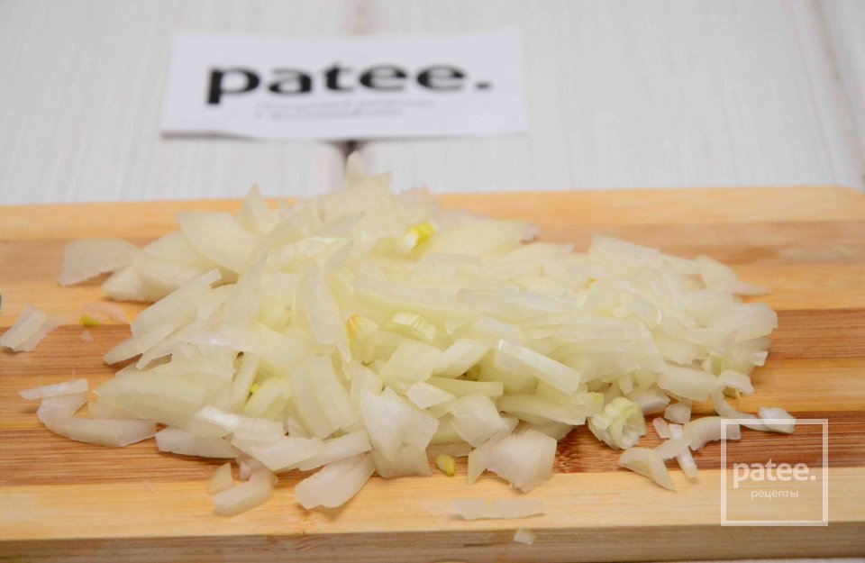 Пицца с салями и зеленью - Шаг 2