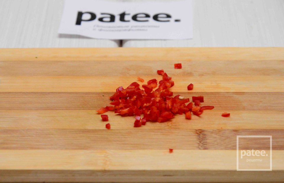 Пицца с салями и зеленью - Шаг 6