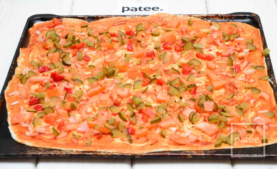 Пицца с салями и зеленью - Шаг 10