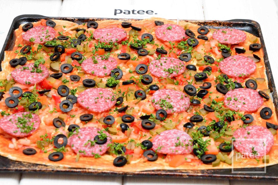 Пицца с салями и зеленью - Шаг 12