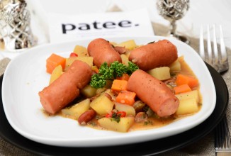 Сосиски с овощным гарниром