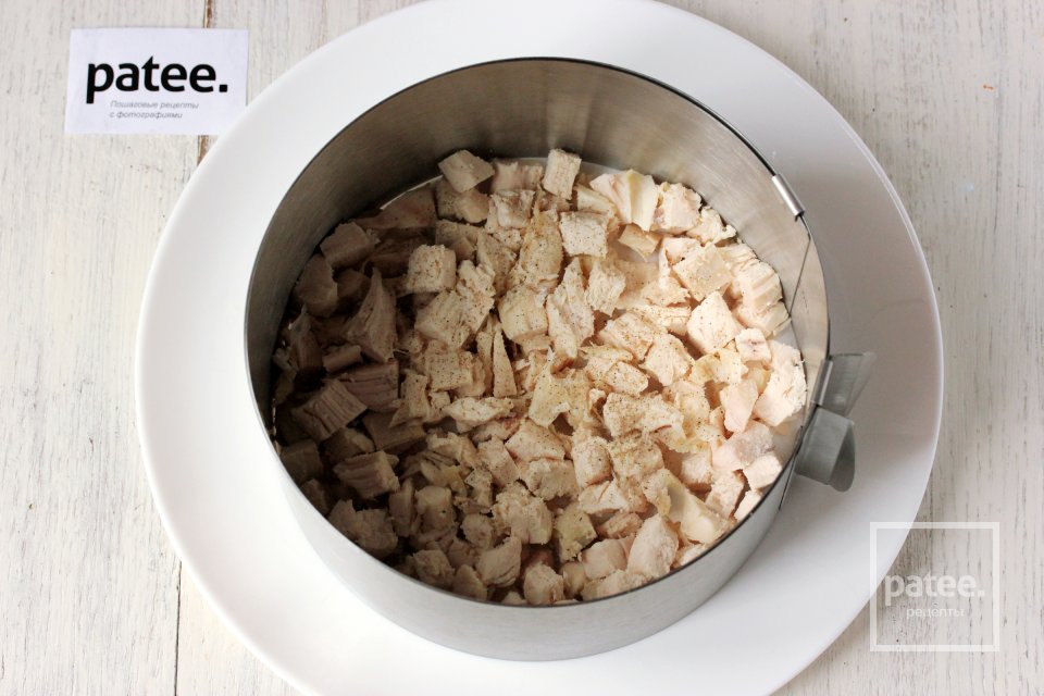 Салат с курицей и ананасами - Шаг 5