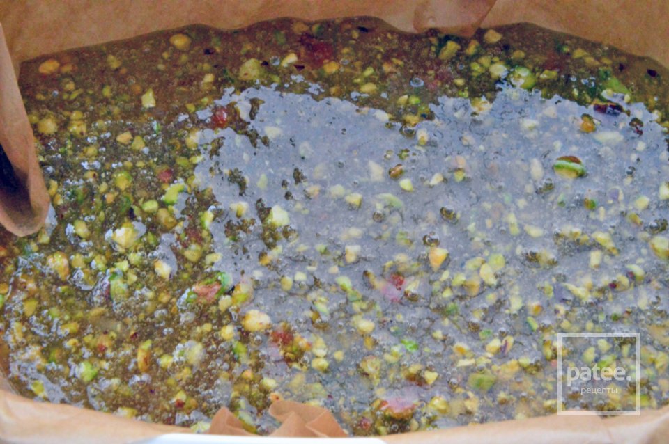 Рахат-лукум с фисташками и цукатами с сиропом из дюшеса - Шаг 4