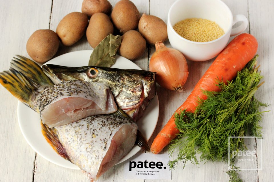 Уха из щуки с пшеном - Шаг 1