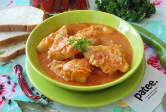 Филе хека в томатном соусе