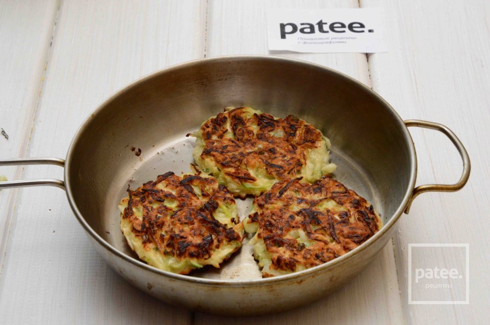 Капустные оладьи - Шаг 12