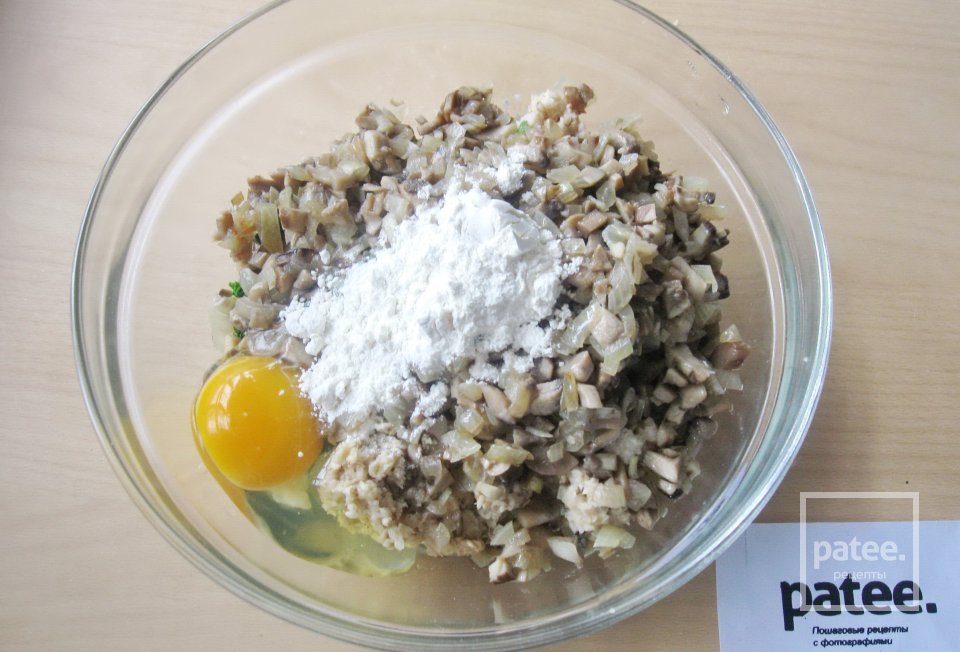 Котлеты из овсяных хлопьев с грибами - Шаг 11