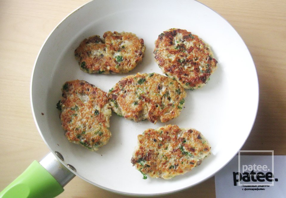 Котлеты из овсяных хлопьев с грибами - Шаг 14