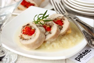 Вареный рулет из куриной грудки