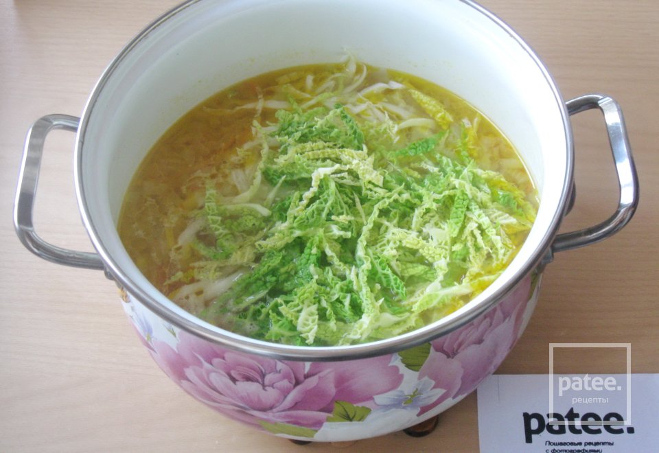 Овощной суп с пекинской и савойской капустой - Шаг 11