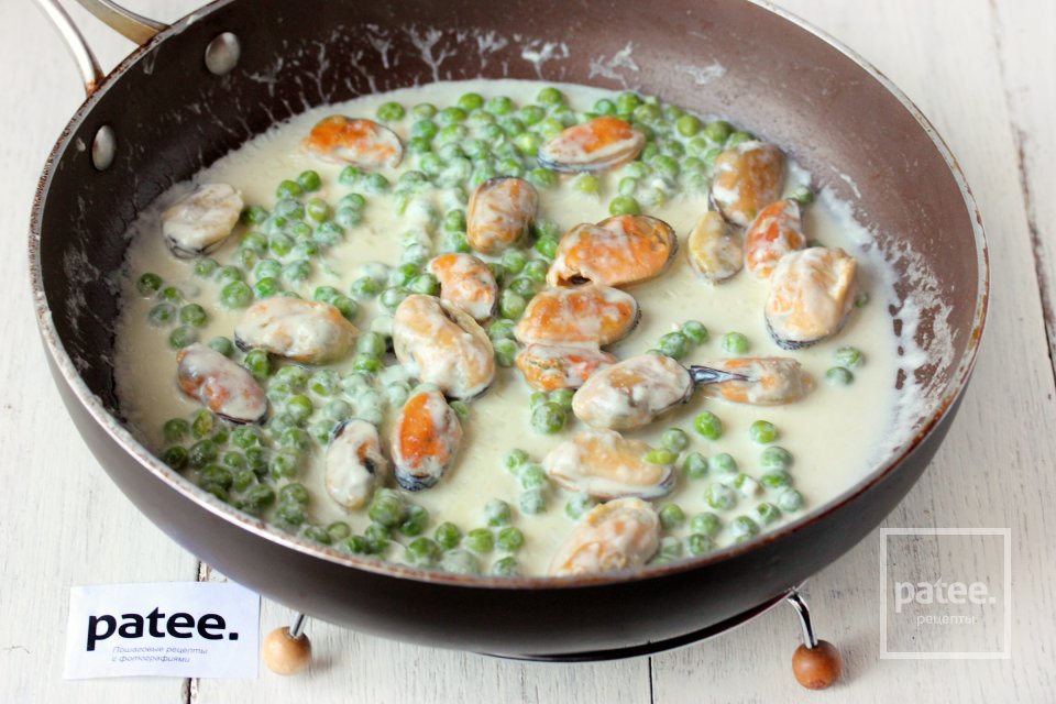 Паста с мидиями, горошком и сыром филадельфия - Шаг 6