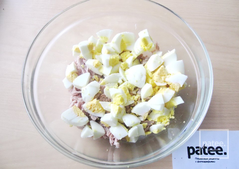 Салат  с кальмарами и отварной индейкой - Шаг 9