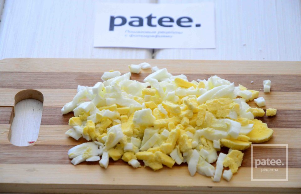 Салат с морепродуктами и пекинской капустой - Шаг 4