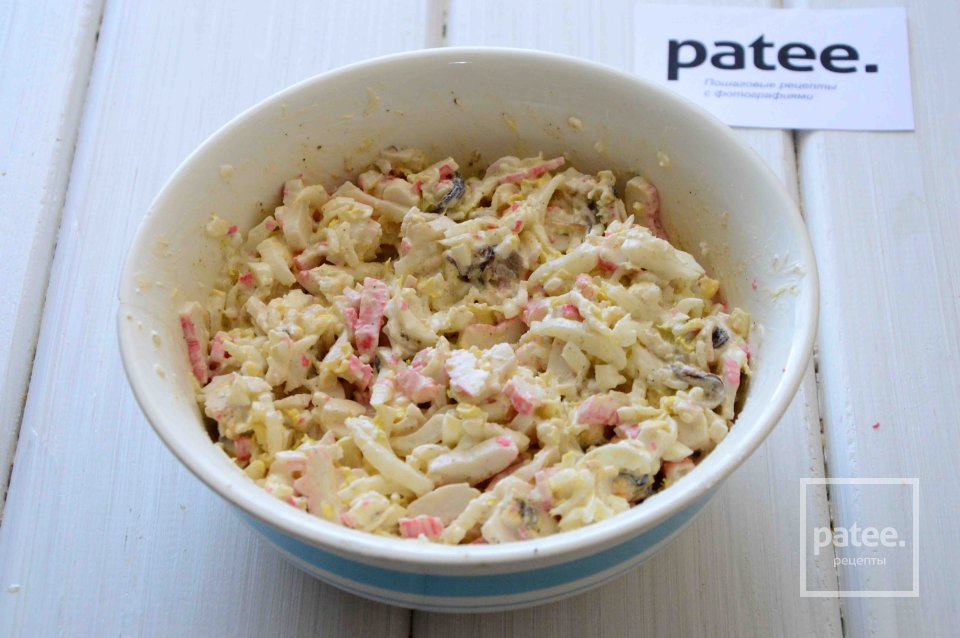 Салат с морепродуктами и пекинской капустой - Шаг 11