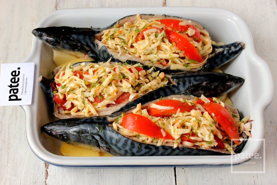 Скумбрия, фаршированная сыром и помидорами - Шаг 12