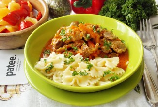 Куриные желудки в томатной подливе