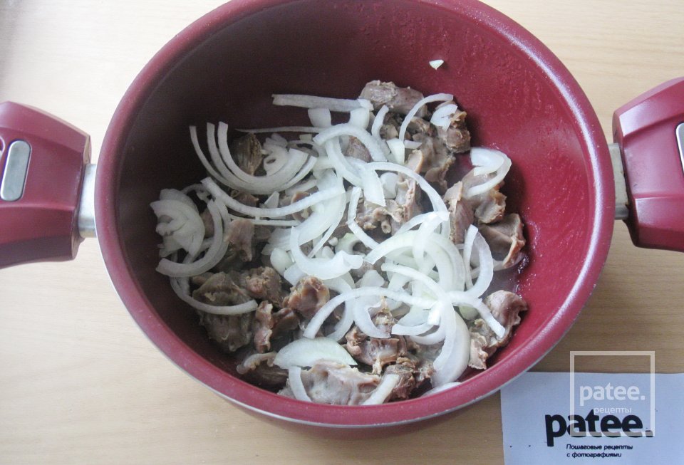 Куриные желудки в томатной подливе - Шаг 6