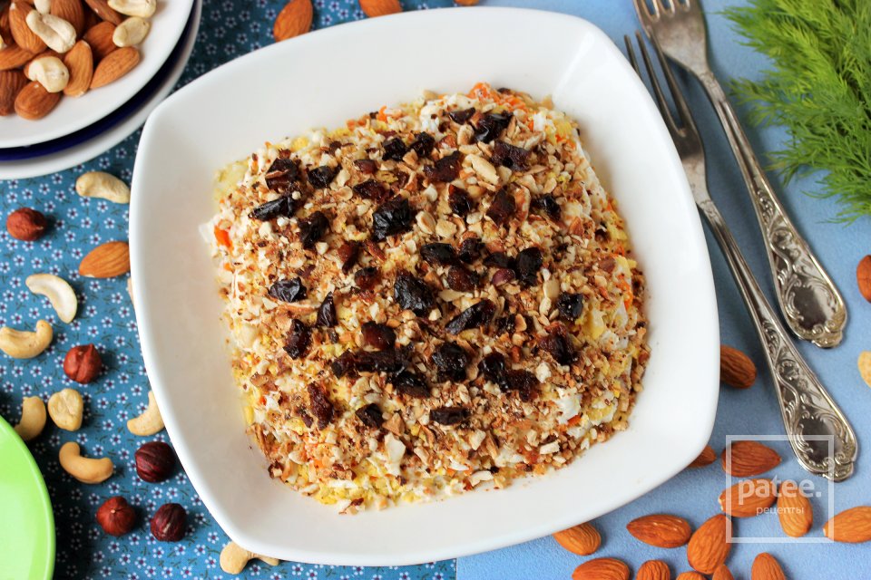 Слоёный салат с консервированной рыбой и орехами - Шаг 14