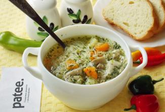 Суп с рисовой лапшой, вешенками и шпинатом