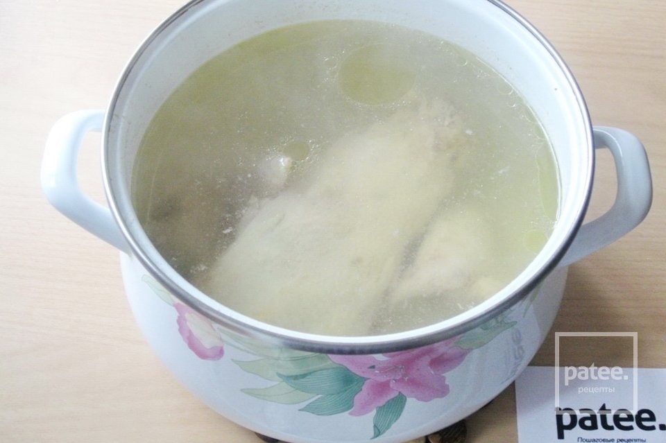 Суп с рисовой лапшой, вешенками и шпинатом - Шаг 3