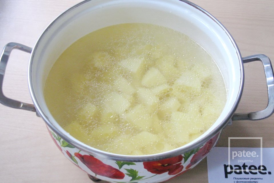 Суп с рисовой лапшой, вешенками и шпинатом - Шаг 5