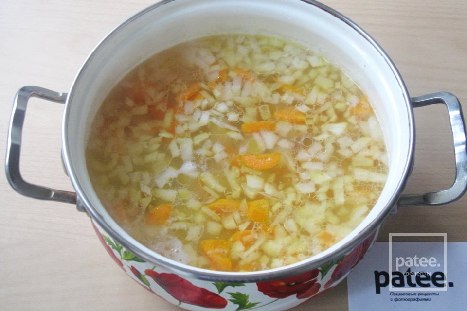 Суп с рисовой лапшой, вешенками и шпинатом - Шаг 10