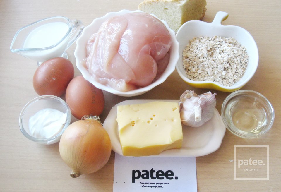 Куриные котлеты в кляре из сыра и овсянки - Шаг 1