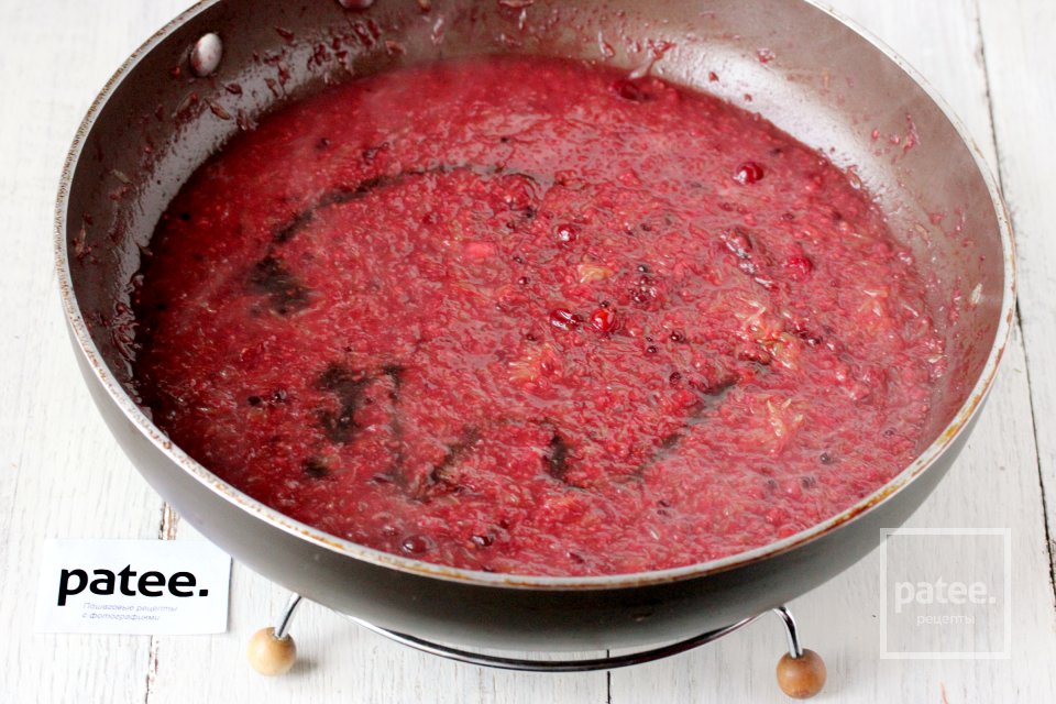 Утиная грудка под апельсиново-ягодным соусом - Шаг 11