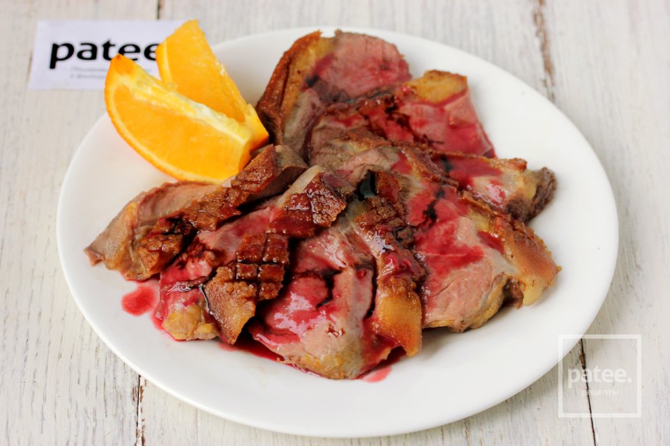 Утиная грудка под апельсиново-ягодным соусом - Шаг 17