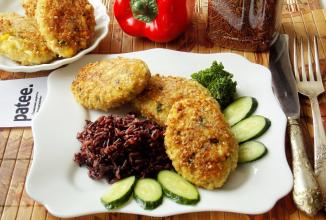 Рыбные котлеты с отварными яйцами и овсяными хлопьями