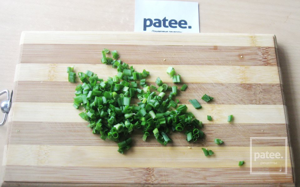 Рыбные котлеты с отварными яйцами и овсяными хлопьями - Шаг 6