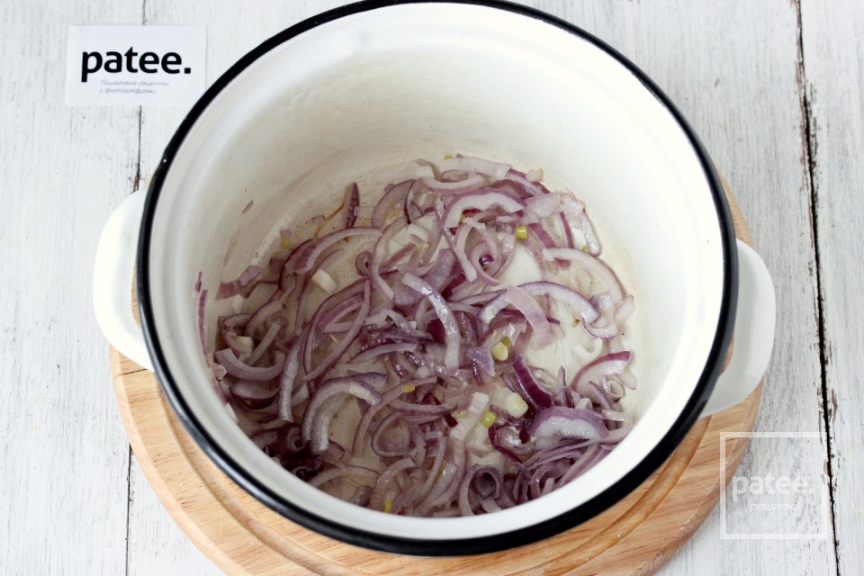 Куриные сердечки со стручковой фасолью - Шаг 2