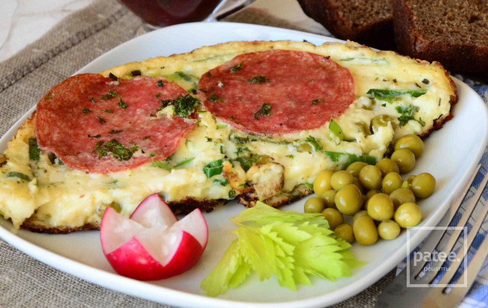 Омлет с салями и зеленым горошком - Шаг 14