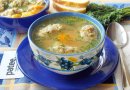 Куриный суп с гречневыми клецками