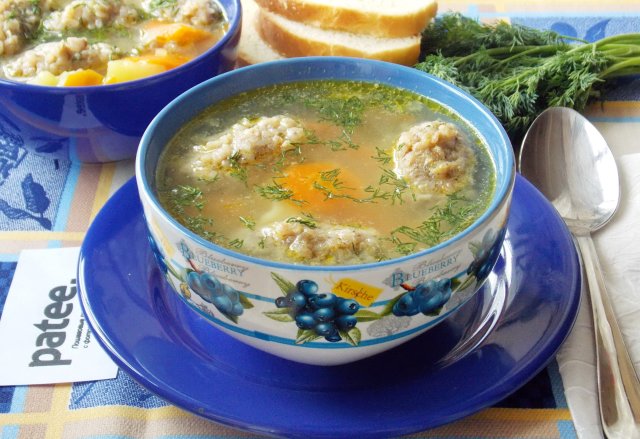 Куриный суп с гречневыми клецками