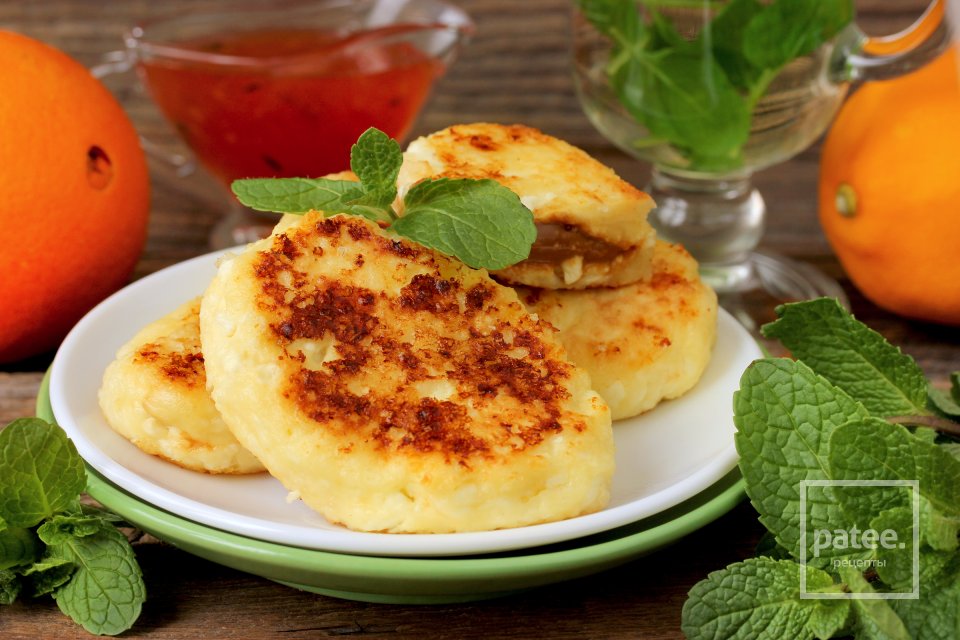 Сырники с варёной сгущёнкой - Шаг 12