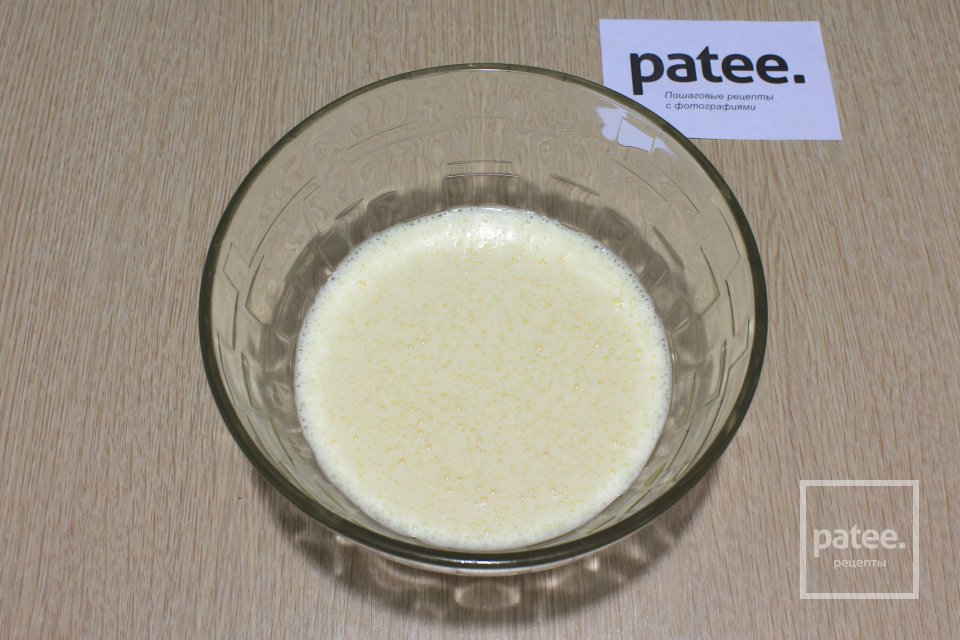 Шарлотка на сгущенном молоке - Шаг 3