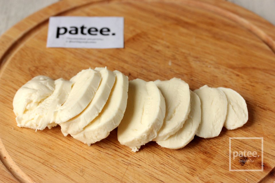 Горячие бутерброды с курицей, помидорами и моцареллой - Шаг 5