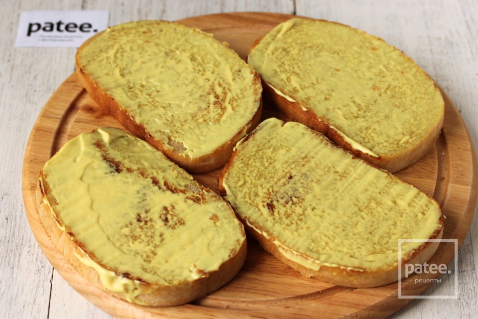 Горячие бутерброды с курицей, помидорами и моцареллой - Шаг 7