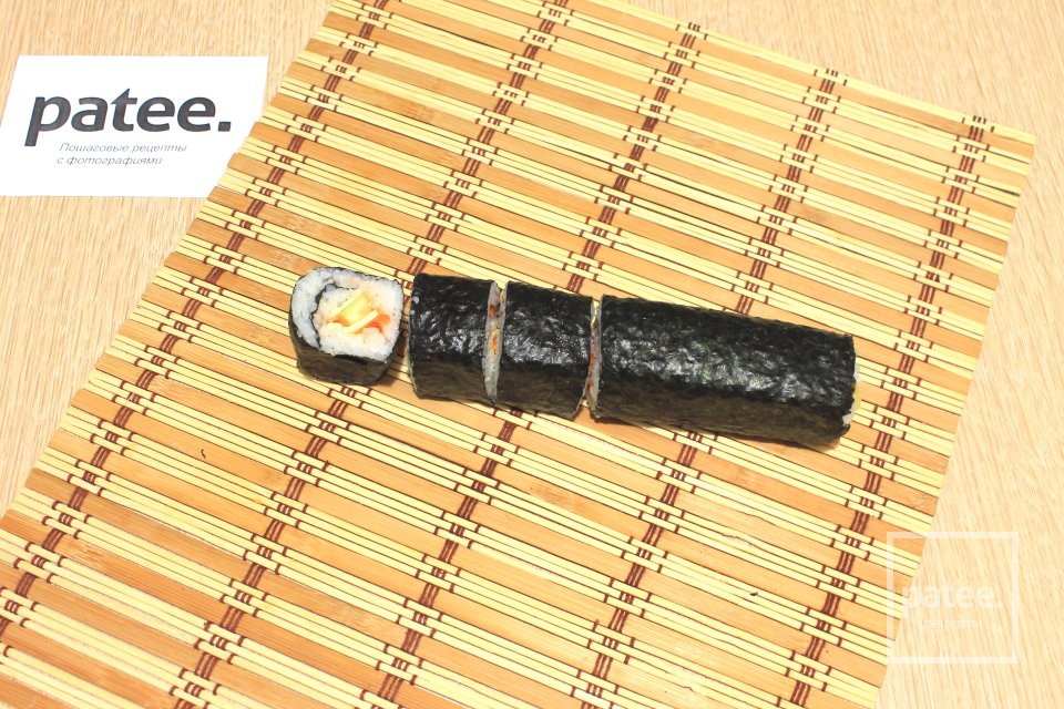Суши с красной икрой в мультиварке - Шаг 13