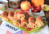 Блинчики с карамельно-фруктовой начинкой