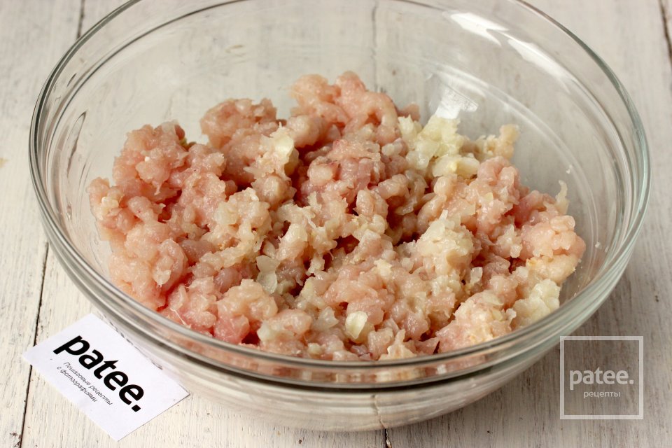 Куриные котлеты на ароматной подушке - Шаг 3