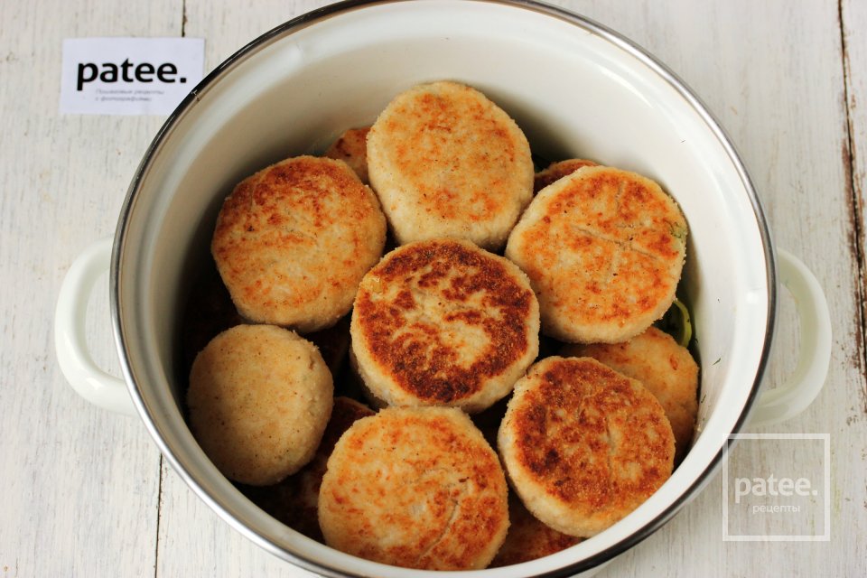 Куриные котлеты на ароматной подушке - Шаг 11