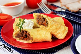 Яичные рулетики с печёночной начинкой