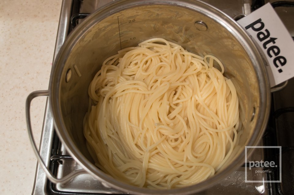 Спагетти с луком-пореем в сливочном соусе - Шаг 11