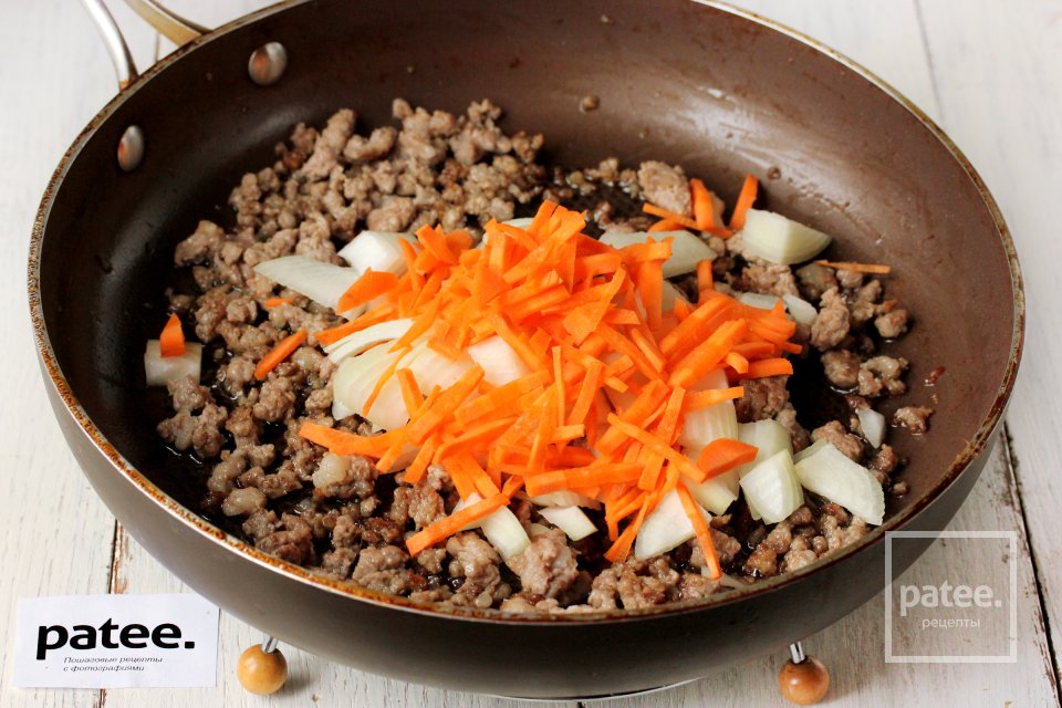 Фунчоза с мясным фаршем и овощами - Шаг 4