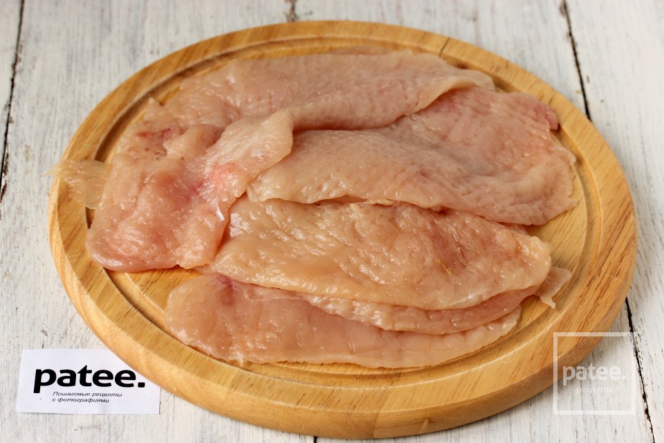 Куриные рулетики с яблоками и изюмом - Шаг 2